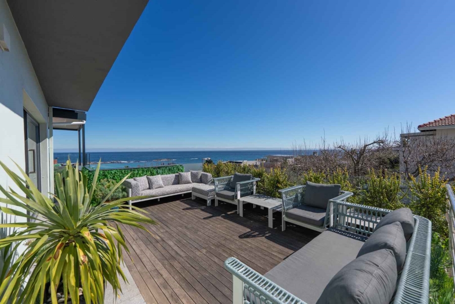 8 Bedroom Property for Sale in Camps Bay Western Cape